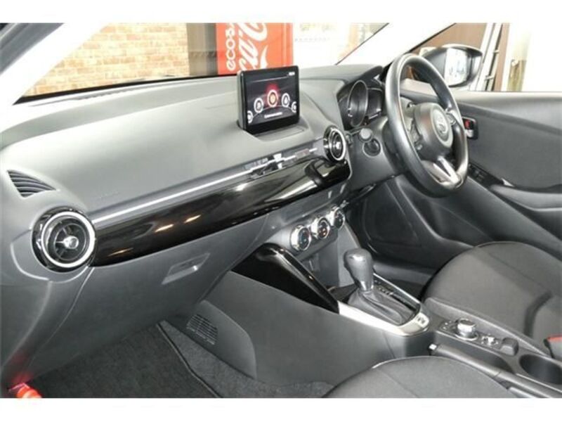 MAZDA2