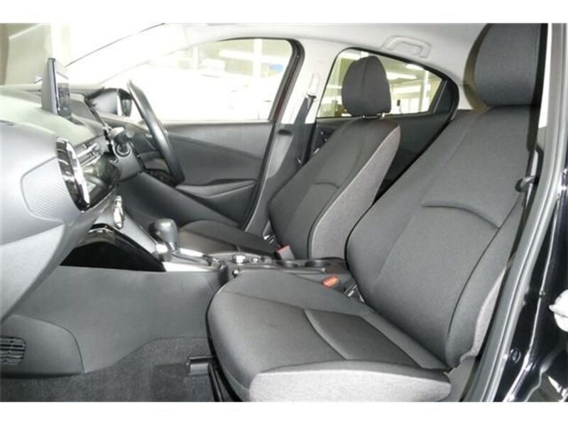 MAZDA2