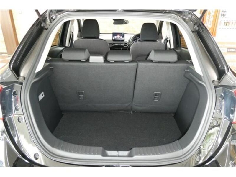 MAZDA2
