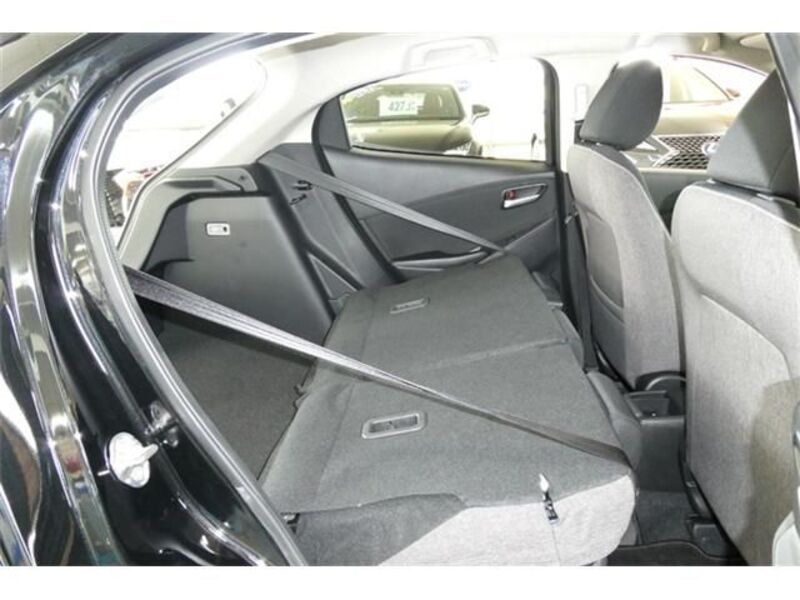 MAZDA2