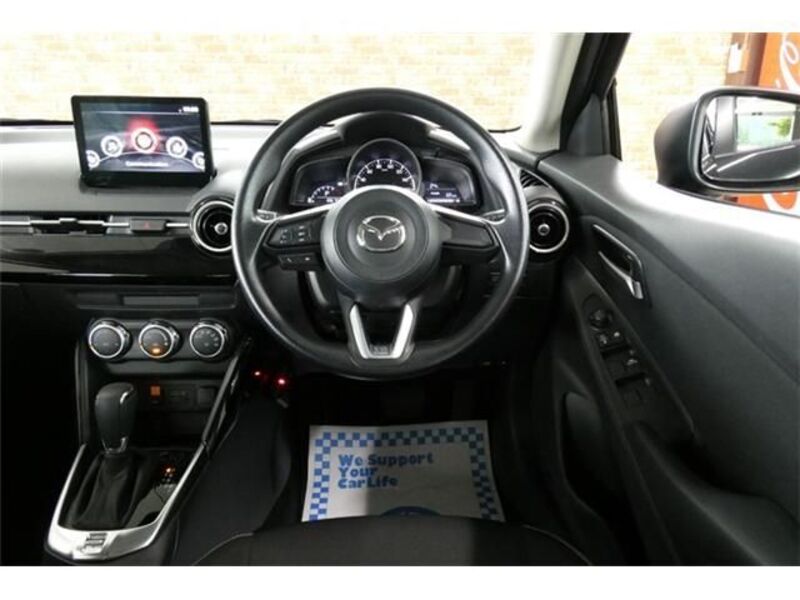 MAZDA2