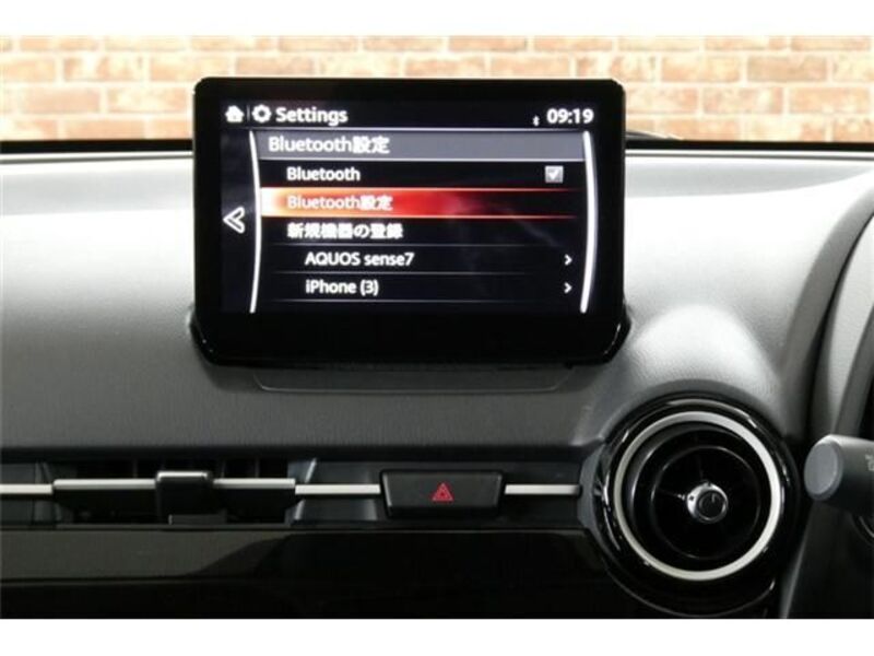 MAZDA2