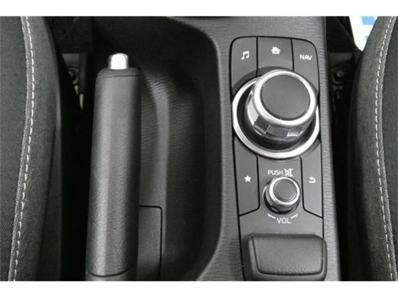 MAZDA2