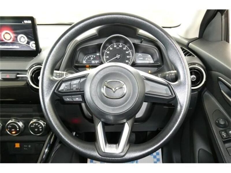 MAZDA2