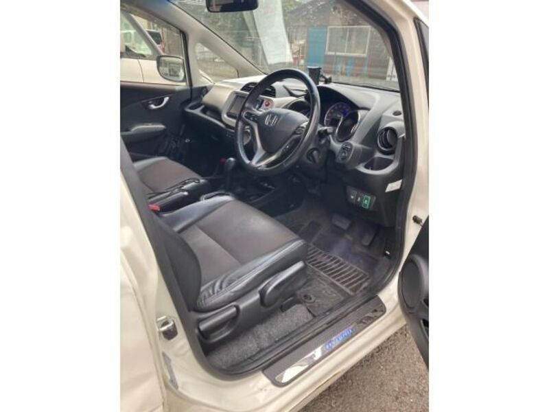 FIT HYBRID
