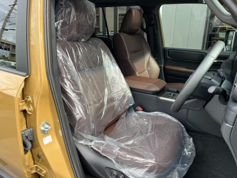 LAND CRUISER 250