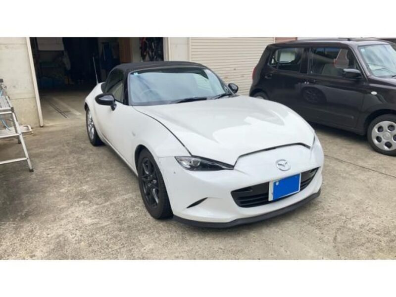 ROADSTER-0