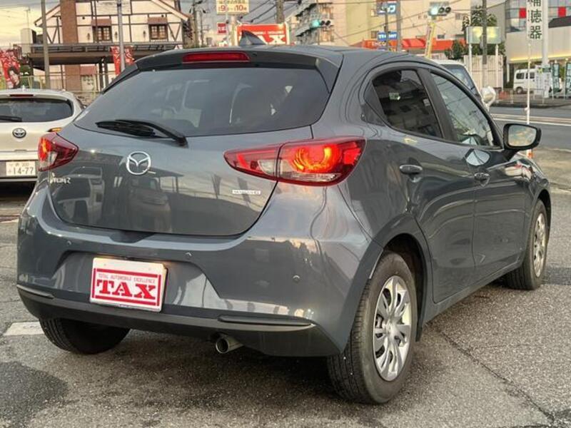 MAZDA2