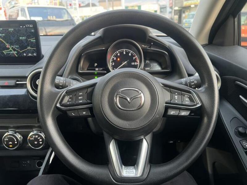 MAZDA2