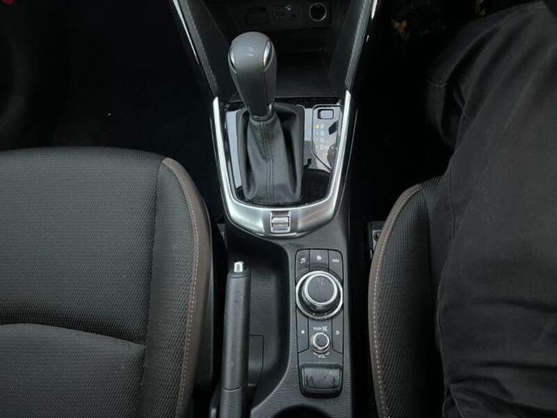 MAZDA2