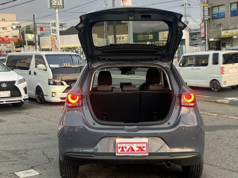 MAZDA2
