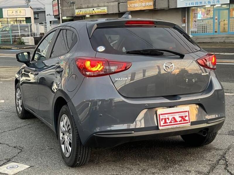 MAZDA2