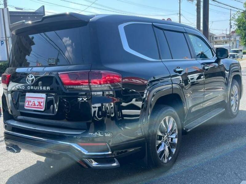 LAND CRUISER