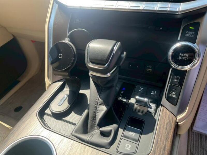 LAND CRUISER