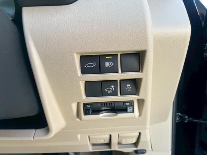 LAND CRUISER