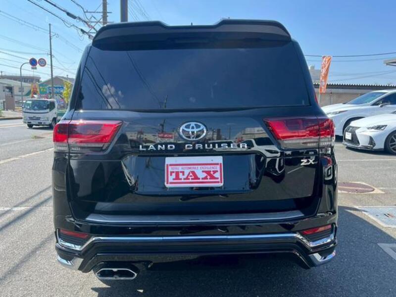 LAND CRUISER