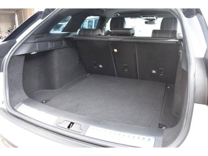 RANGE ROVER VELAR