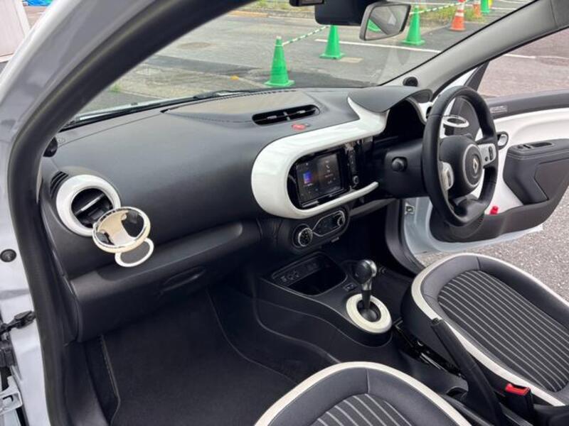 TWINGO