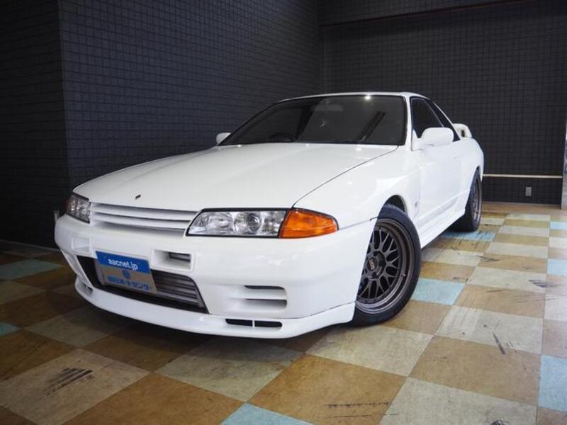 NISSAN SKYLINE