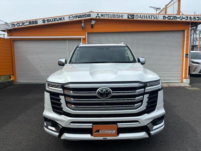 LAND CRUISER