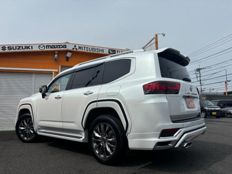 LAND CRUISER