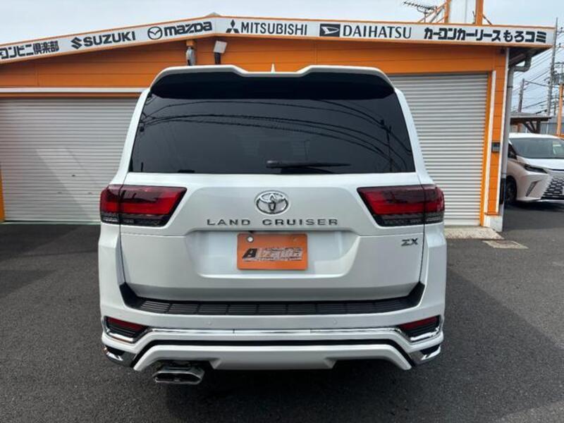 LAND CRUISER