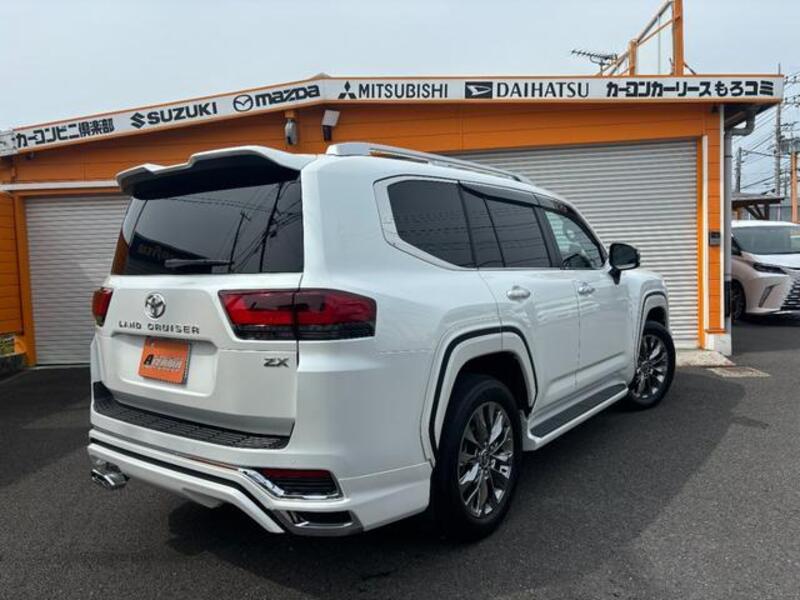 LAND CRUISER