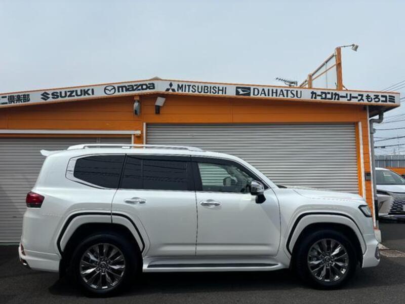 LAND CRUISER