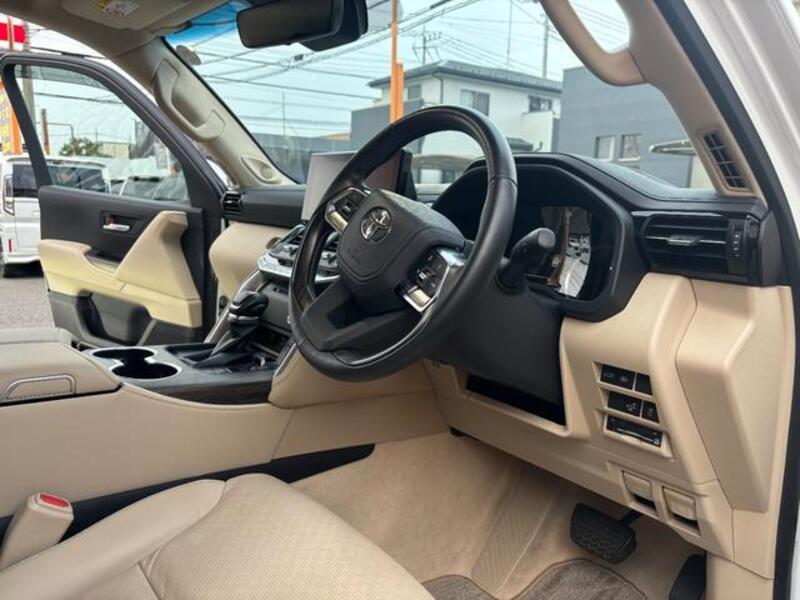 LAND CRUISER