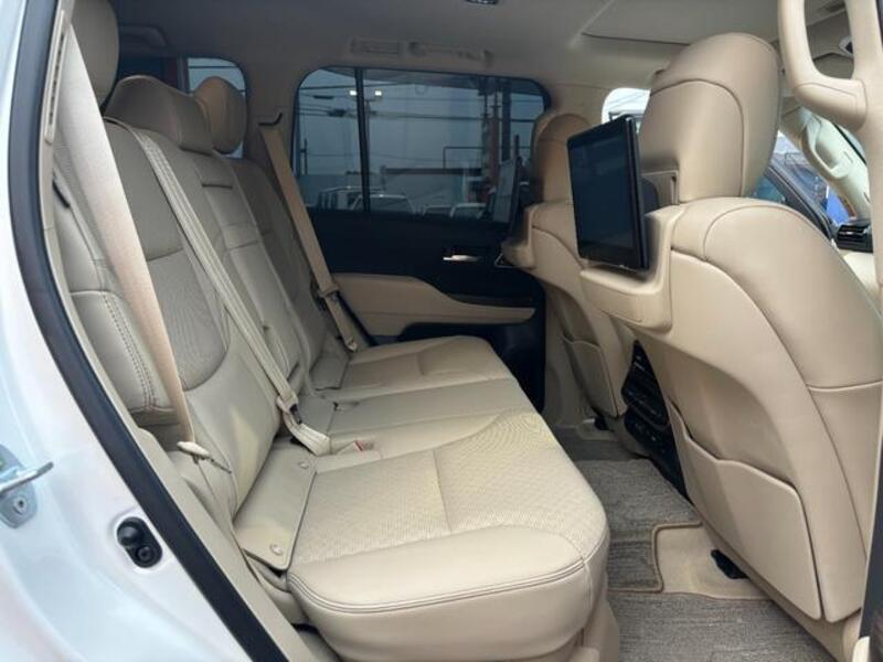 LAND CRUISER