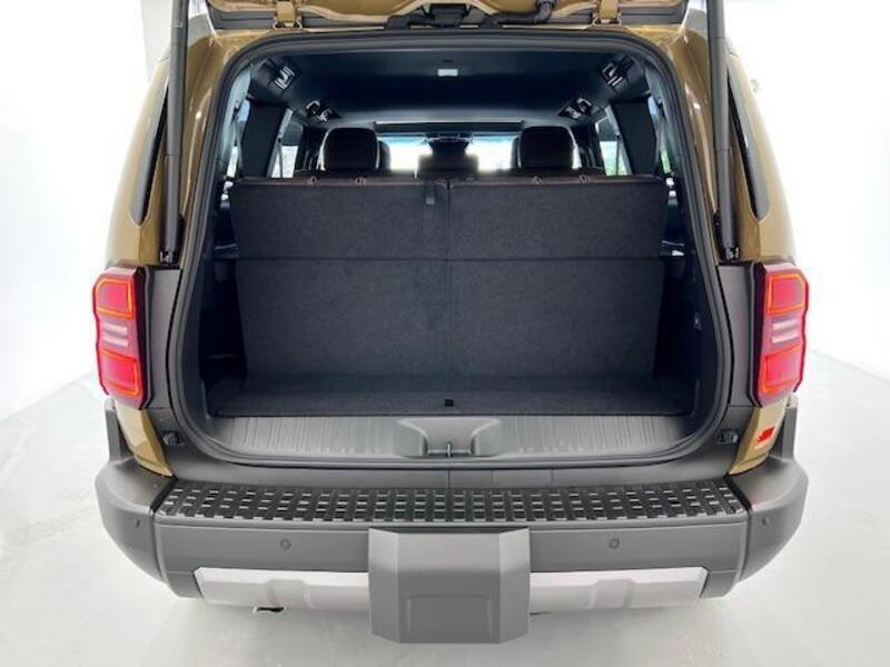 LAND CRUISER 250