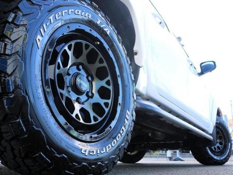 HILUX