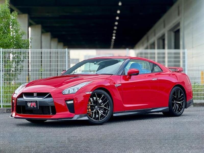NISSAN GT-R