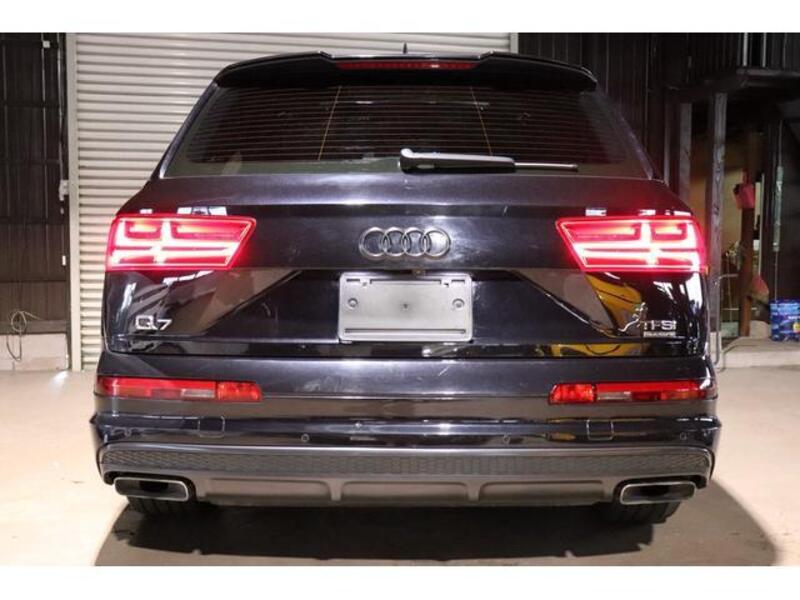 Q7