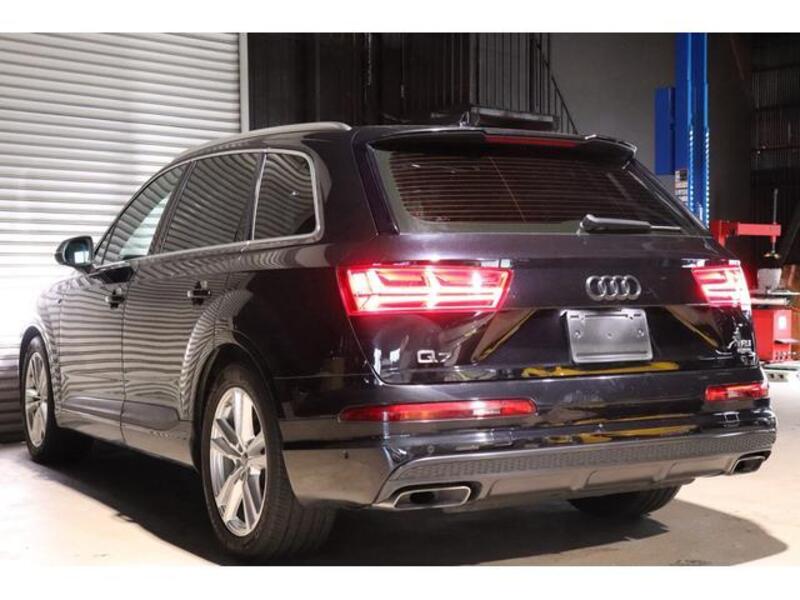 Q7