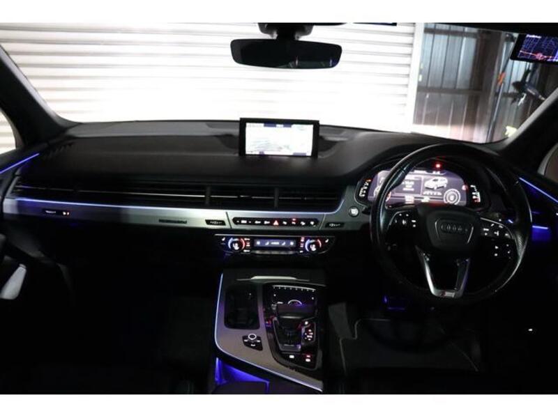 Q7