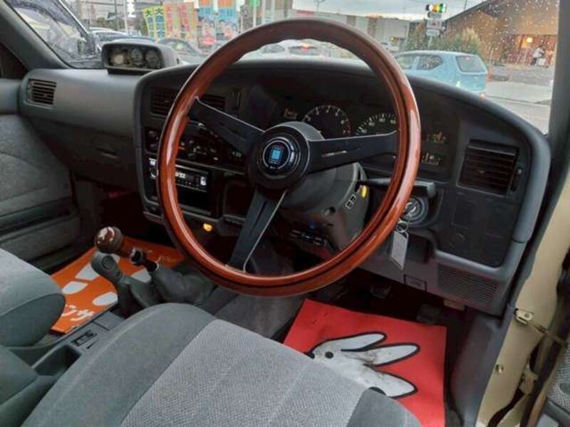 HILUX SURF