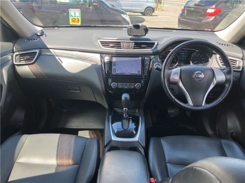 X-TRAIL