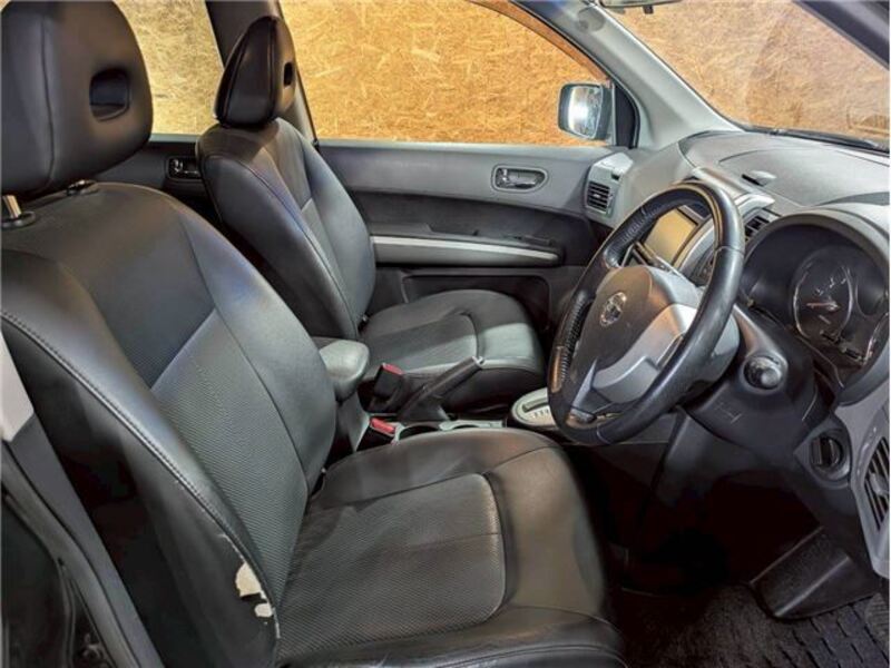 X-TRAIL