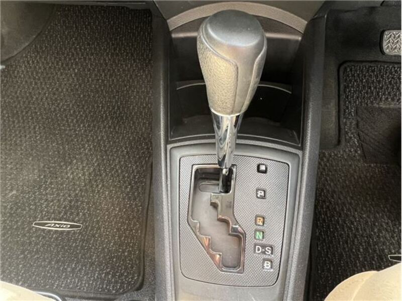COROLLA AXIO