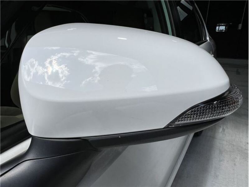 COROLLA AXIO