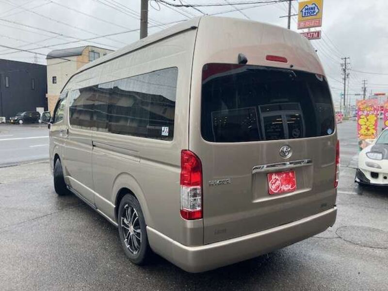 HIACE VAN