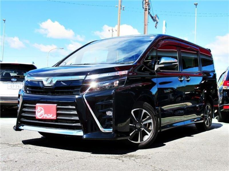 TOYOTA VOXY