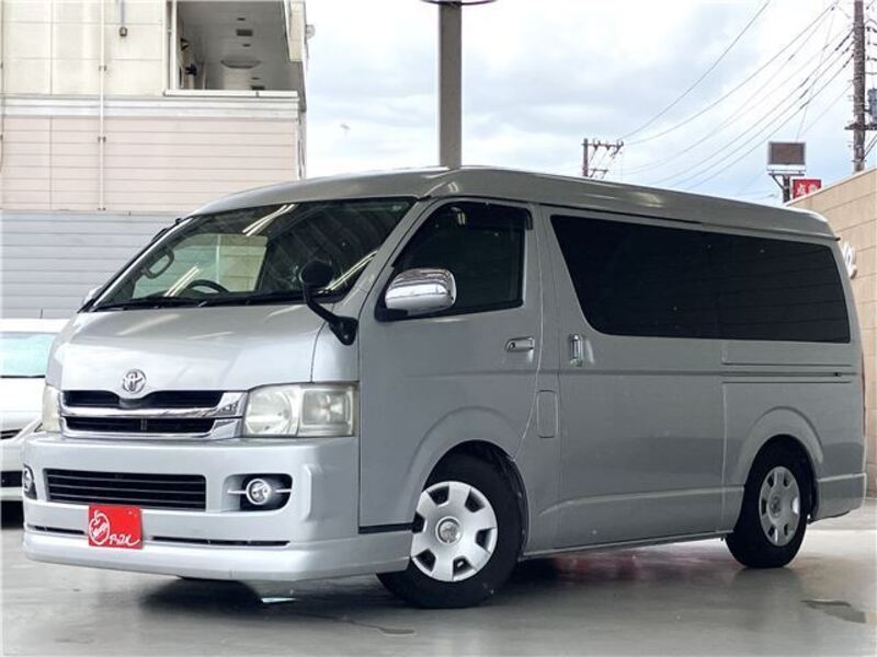 TOYOTA HIACE