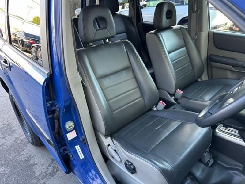 X-TRAIL