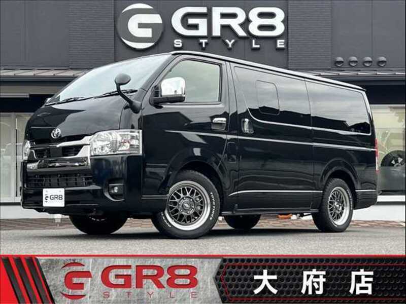 TOYOTA HIACE VAN