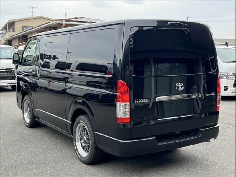 HIACE VAN