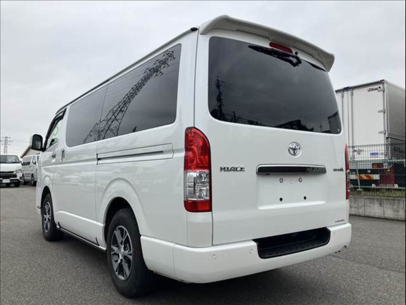 HIACE VAN