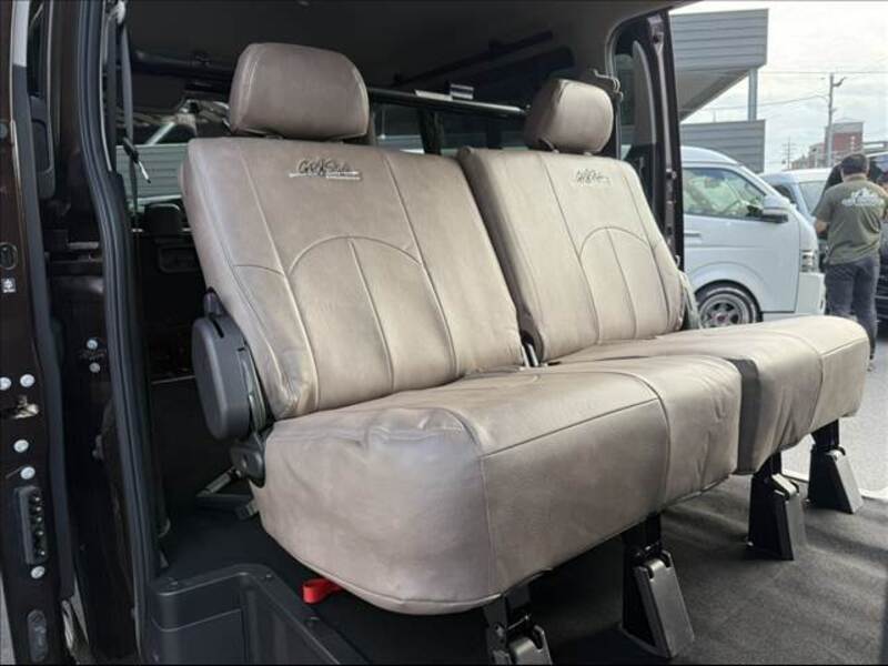 CARAVAN VAN