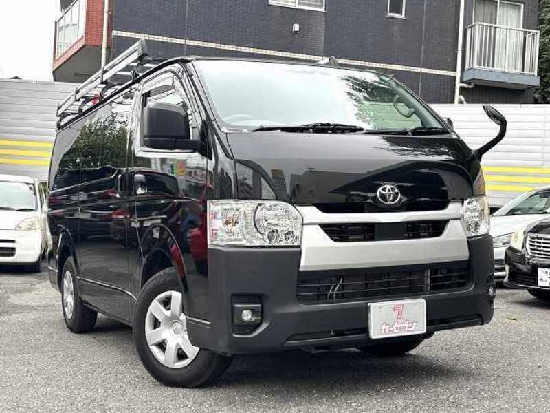 TOYOTA HIACE